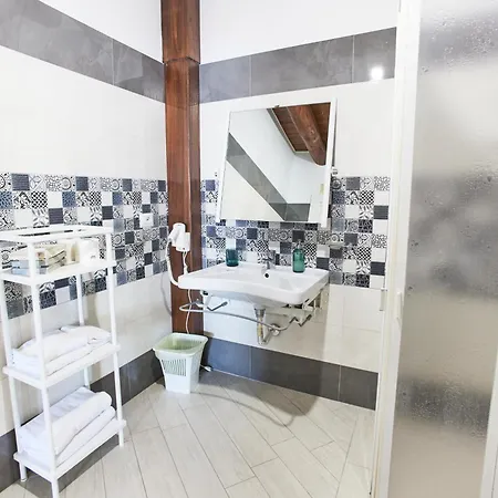 Il Centenario بيت ضيافة أسشيا